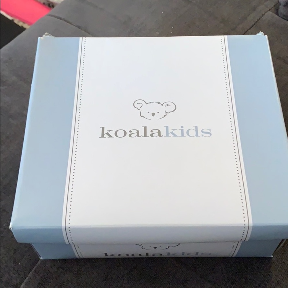 Toddler Boots size 4 - Picture 2 of 4